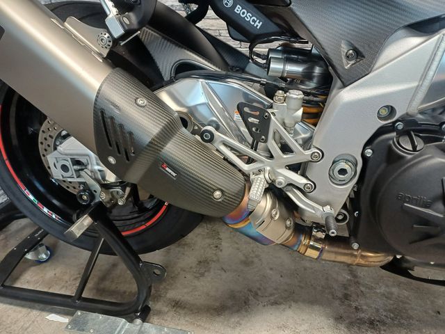 aprilia - tuono-v4-1100-factory