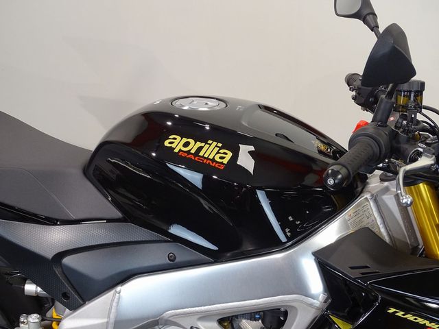 aprilia - tuono-v4-1100-factory