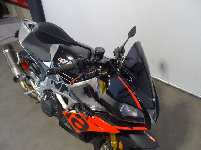 aprilia - tuono-v4