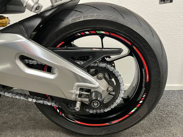 aprilia - tuono-v4