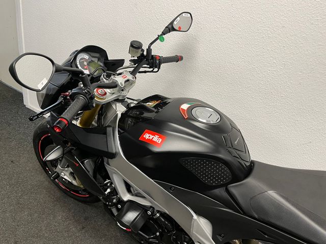 aprilia - tuono-v4