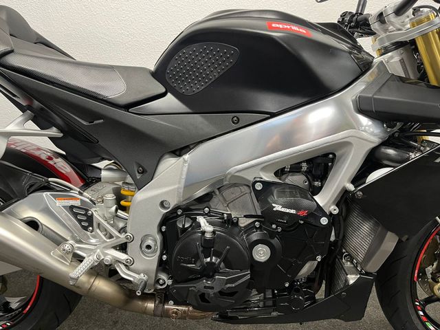 aprilia - tuono-v4