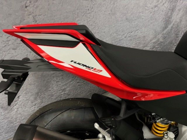 aprilia - tuono-v4