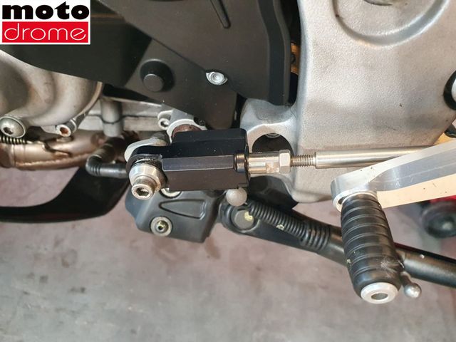 aprilia - tuono-v4