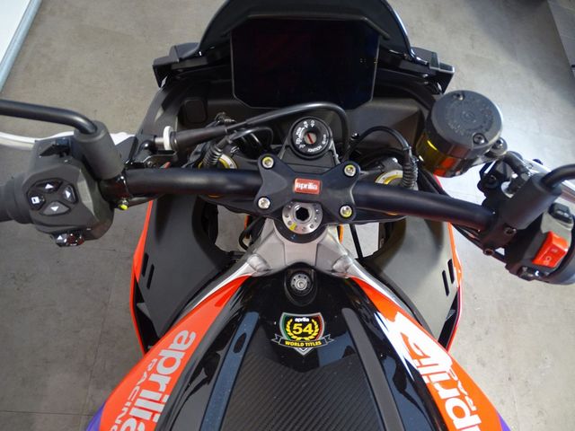 aprilia - tuono-v4