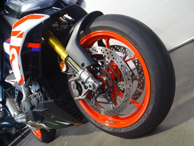 aprilia - tuono-v4