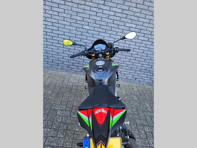 aprilia - tuono-v4-r
