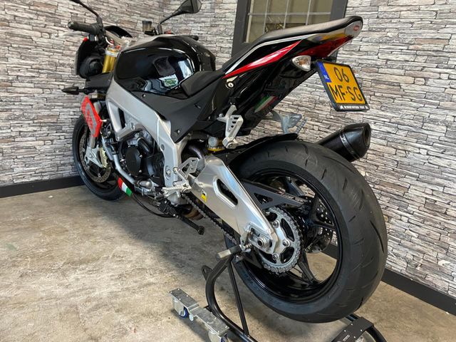 aprilia - tuono-v4-r-aprc