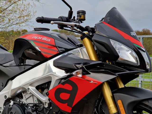 aprilia - tuono-v4-r-aprc