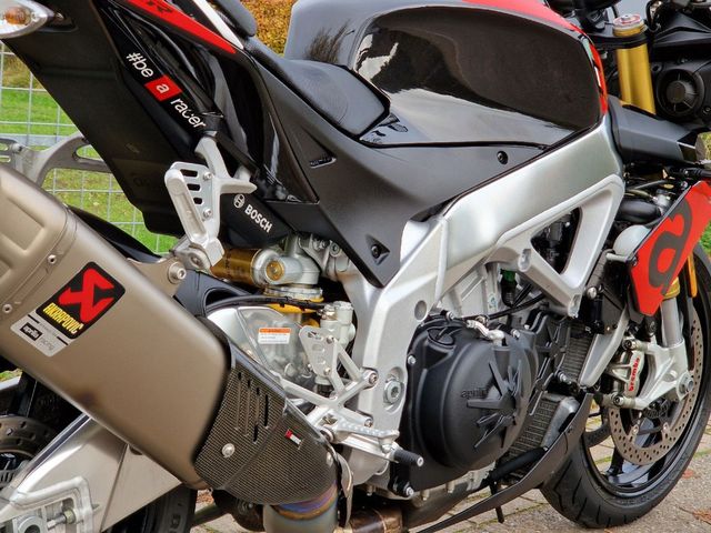 aprilia - tuono-v4-r-aprc