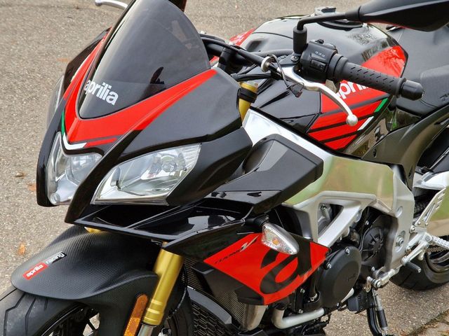 aprilia - tuono-v4-r-aprc