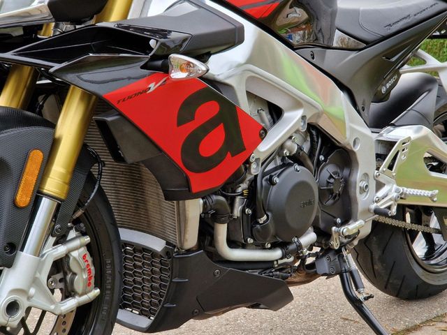 aprilia - tuono-v4-r-aprc