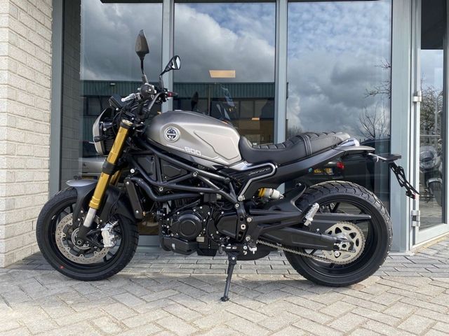 benelli - leoncino-800
