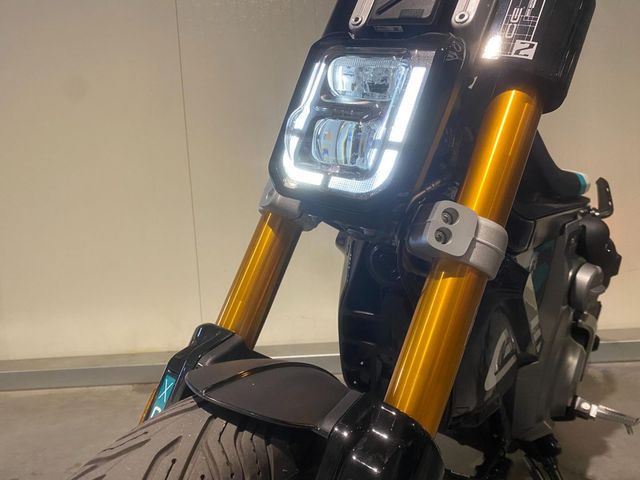 bmw - ce-02