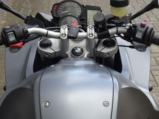 bmw - f-800-st