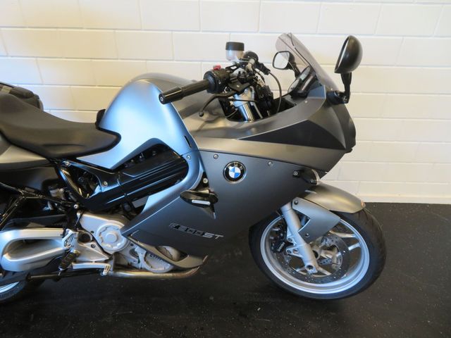 bmw - f-800-st
