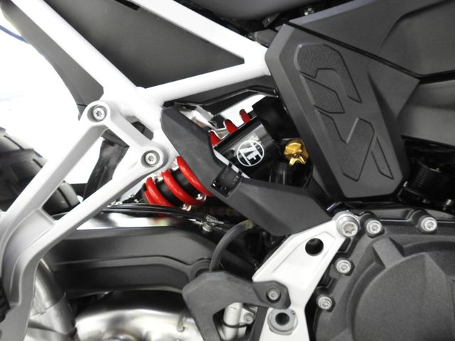 bmw - f-900-gs