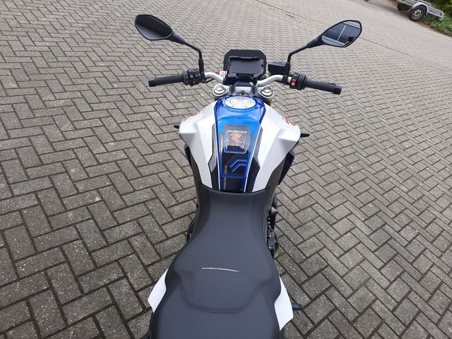 bmw - f-900-r