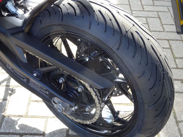 bmw - f-900-r