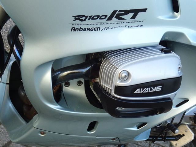 bmw - r-1100-rt