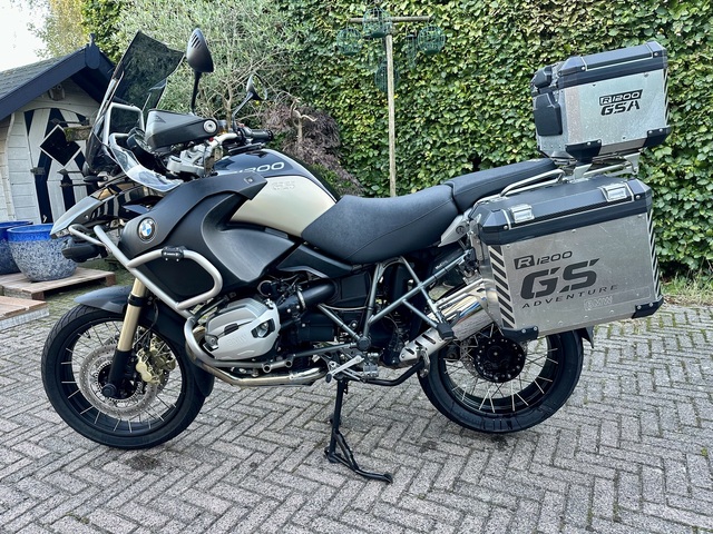 bmw - r-1200-gs-adventure-triple-black