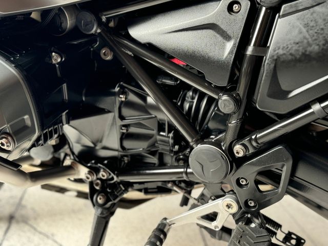 bmw - r-1200-gs-adventure-triple-black