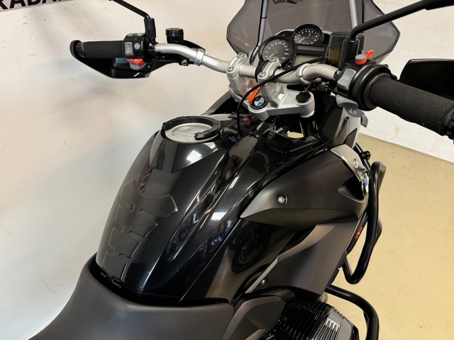 bmw - r-1200-gs-triple-black-edition