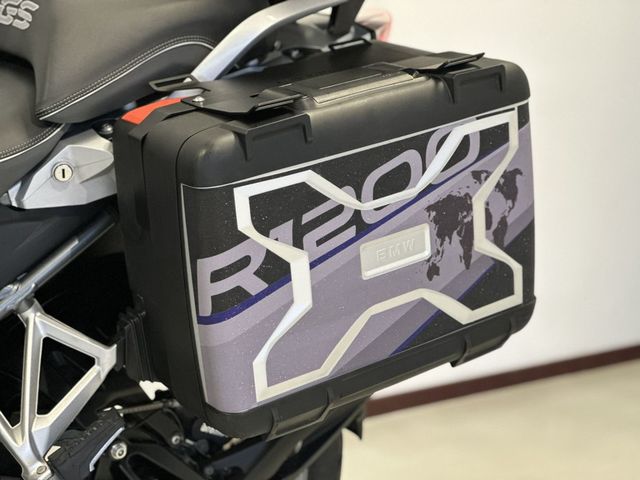 bmw - r-1200-gs-triple-black-edition