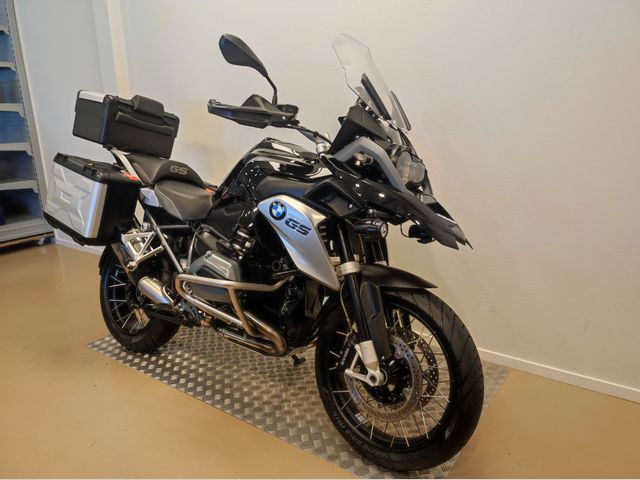 bmw - r-1200-gs-triple-black-edition