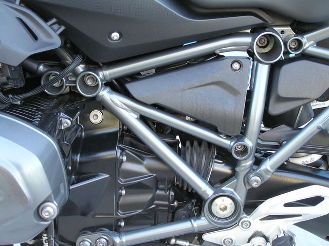 bmw - r-1200-r