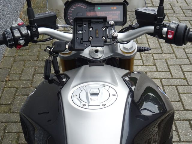 bmw - r-1200-r-abs