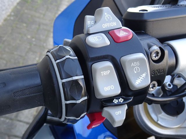 bmw - r-1200-rs