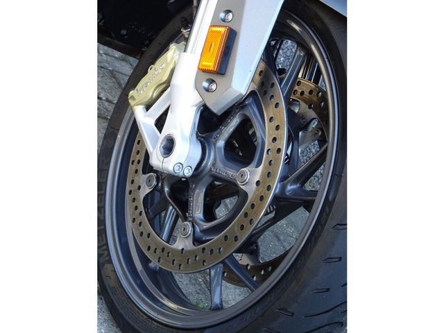 bmw - r-1200-rs