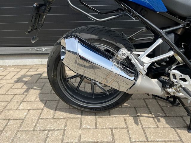 bmw - r-1200-rs