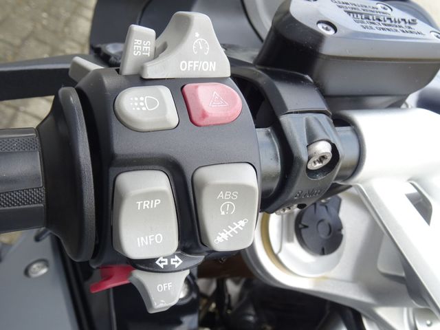 bmw - r-1200-rs