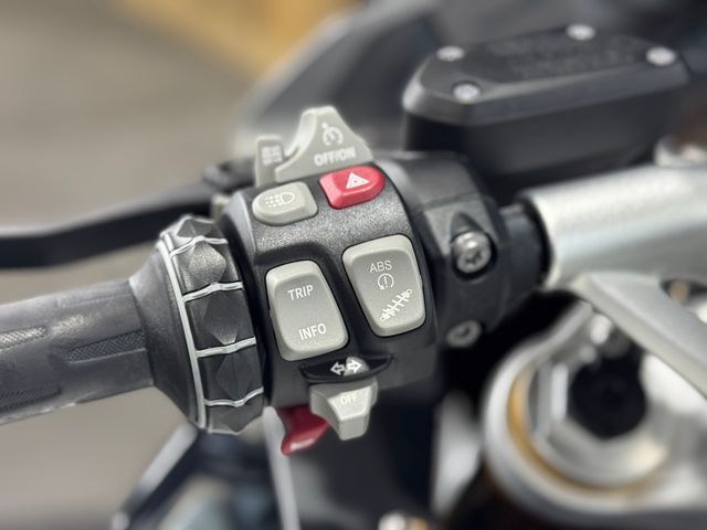 bmw - r-1200-rs