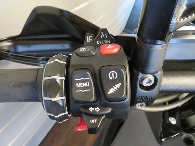 bmw - r-1250-gs-triple-black