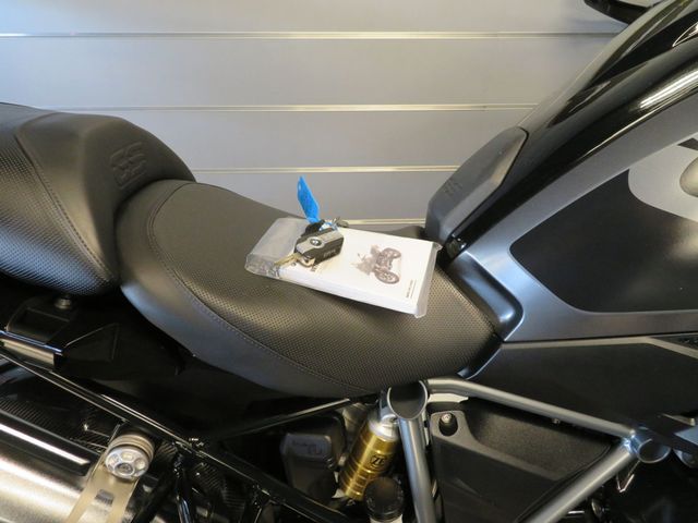 bmw - r-1250-gs-triple-black