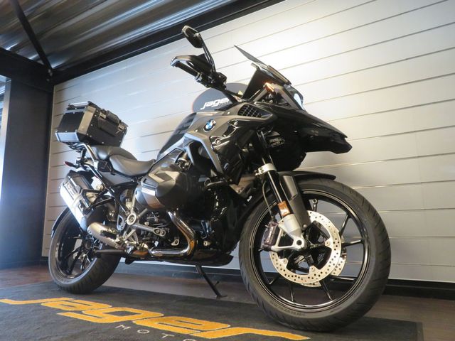 bmw - r-1250-gs-triple-black