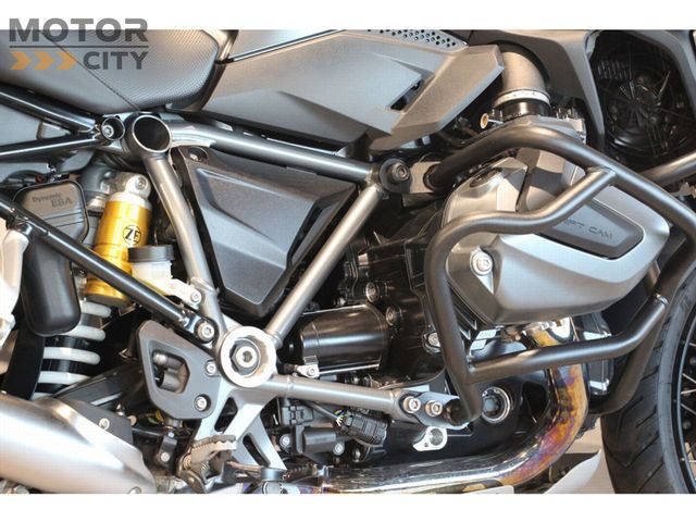 bmw - r-1250-gs-triple-black
