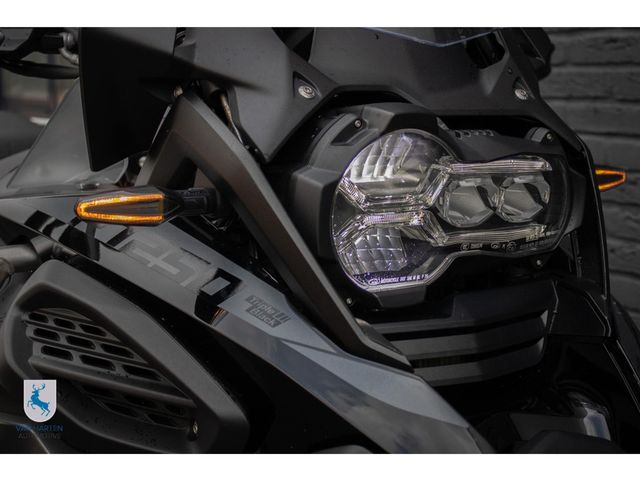 bmw - r-1250-gs-triple-black
