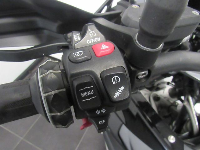 bmw - r-1250-gs-triple-black