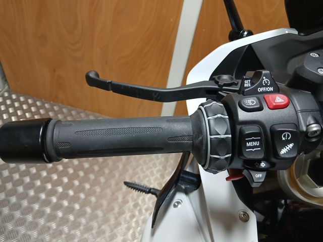 bmw - r-1250-rs