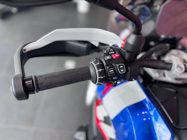 bmw - r-1300-gs