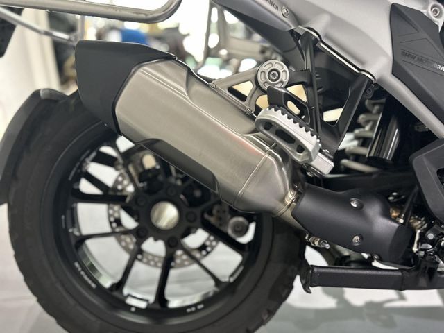 bmw - r-1300-gs