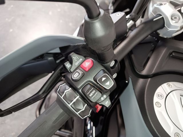 bmw - r-1300-gs