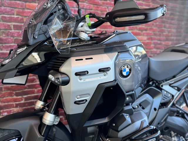 bmw - r-1300-gs-adventure