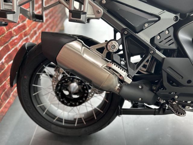 bmw - r-1300-gs-adventure