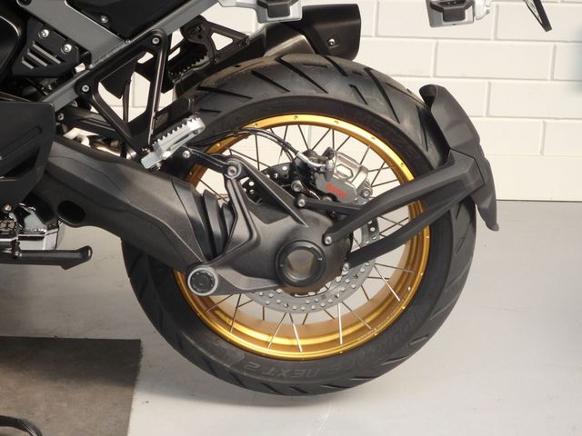bmw - r-1300-gs-adventure