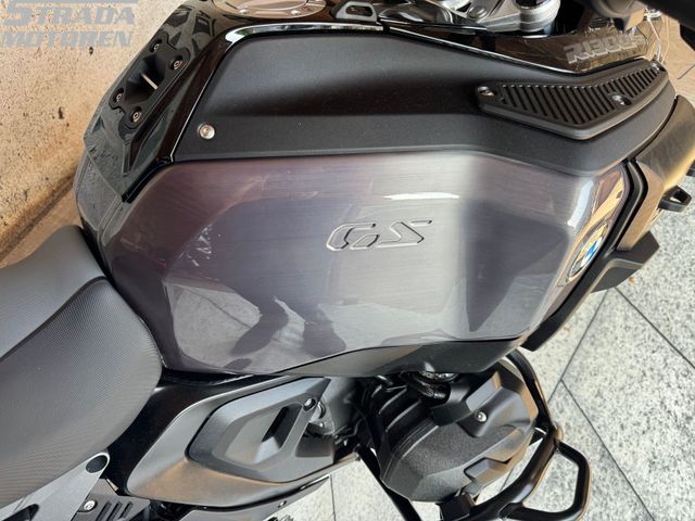 bmw - r-1300-gs-adventure-triple-black